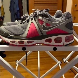 Brand new never worn Nike air max flywire